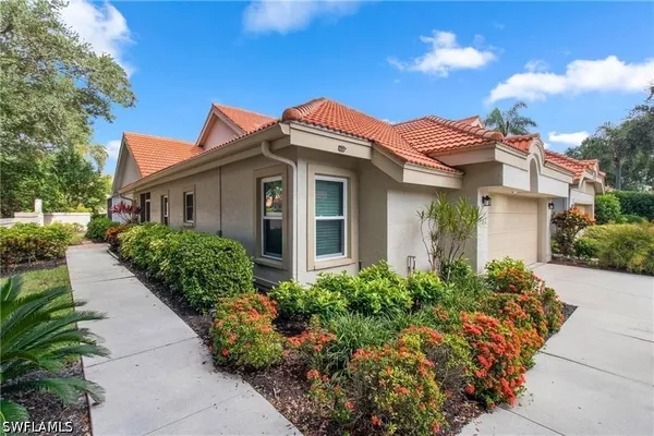 Property Slideshow image 2 of 21 | 181 napa ridge rd 35, Naples, FL, 34119
