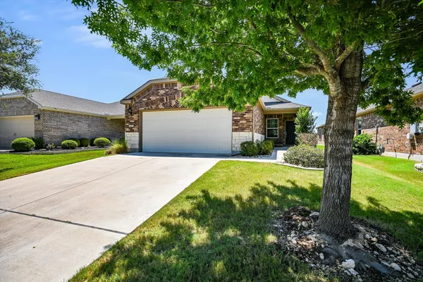 Property Slideshow image 2 of 20 | 421 holiday creek ln, Georgetown, TX, 78633