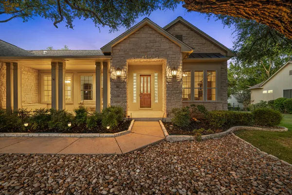 Property Slideshow image 3 of 38 | 103 black walnut cir, Georgetown, TX, 78633