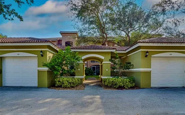 Property Slideshow image 2 of 10 | 5060 fairways cir f202, Vero Beach, FL, 32967