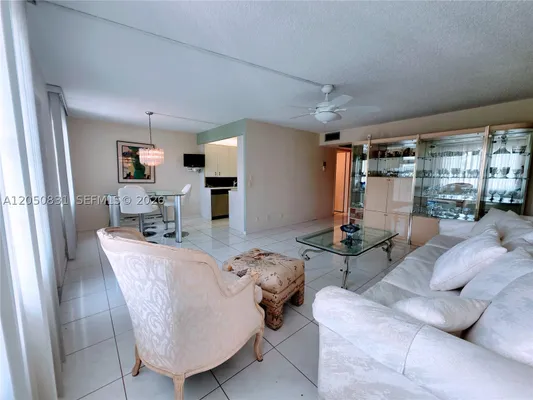 Property Slideshow image 2 of 37 | 3076 e exeter e 3076, Boca Raton, FL, 33434