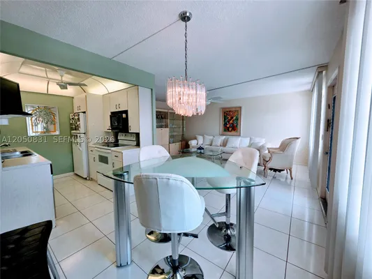Property Slideshow image 3 of 37 | 3076 e exeter e 3076, Boca Raton, FL, 33434