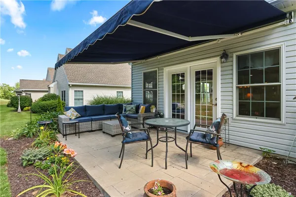 Property Slideshow image 3 of 50 | 46 glenmoor cir, Palmer Twp, PA, 18045