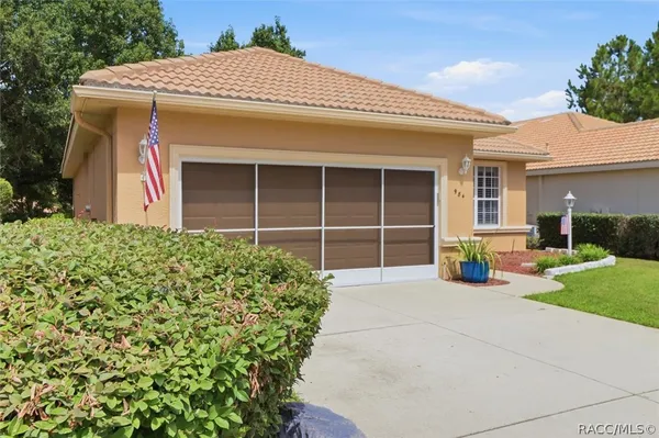 Property Slideshow image 2 of 43 | 984 w silver meadow loop, Hernando, FL, 34442