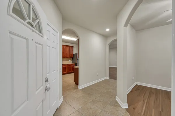 Property Slideshow image 2 of 22 | 26 greenwich pl, Conroe, TX, 77384