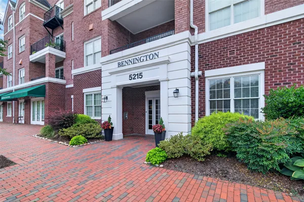 Property Slideshow image 2 of 32 | 5215 center st 410, Williamsburg, VA, 23188