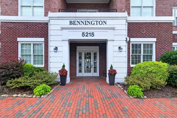 Property Slideshow image 3 of 32 | 5215 center st 410, Williamsburg, VA, 23188