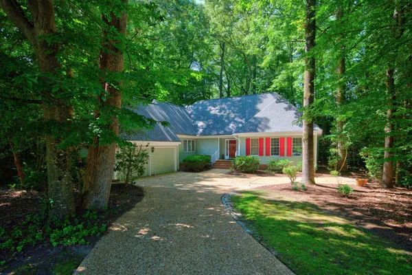 Property Slideshow image 2 of 36 | 108 baltusrol, Williamsburg, VA, 23188