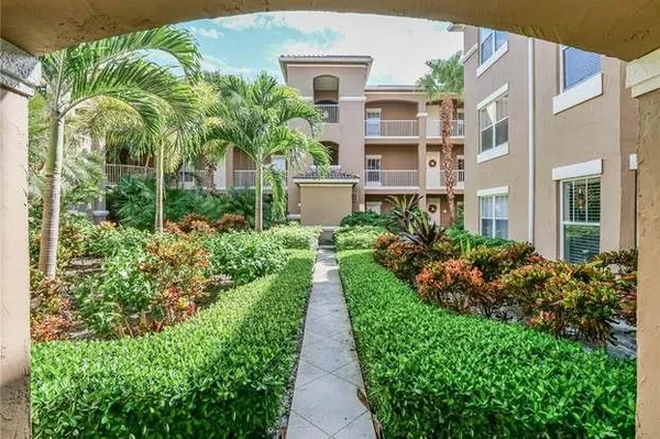 Property Slideshow image 3 of 3 | 5080 fairways cir 202, Vero Beach, FL, 32967