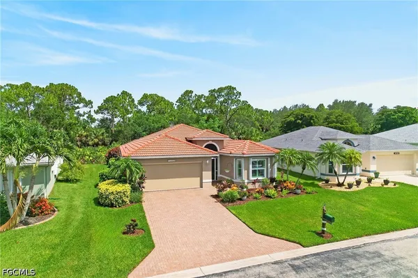 Property Slideshow image 2 of 50 | 14066 castle hill way, Fort Myers, FL, 33919