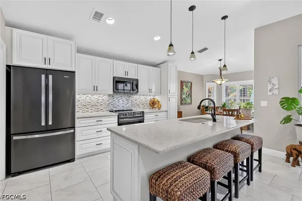 Property Slideshow image 3 of 50 | 14066 castle hill way, Fort Myers, FL, 33919