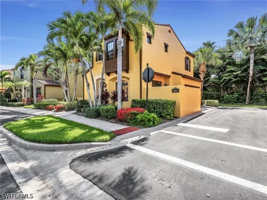 Property Slideshow image 2 of 51 | 9012 alturas st 2601, Naples, FL, 34113
