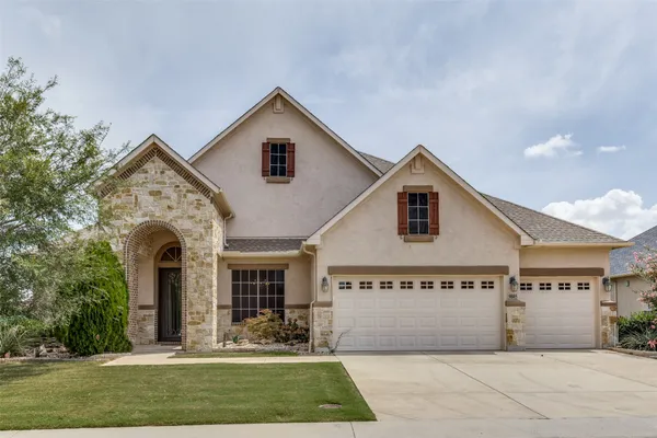 Property Slideshow image 2 of 37 | 9805 ironwood dr, Denton, TX, 76207