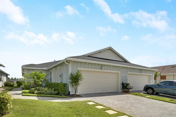 Property Slideshow image 2 of 53 | 1960 se crosswood way, Port St Lucie, FL, 34984