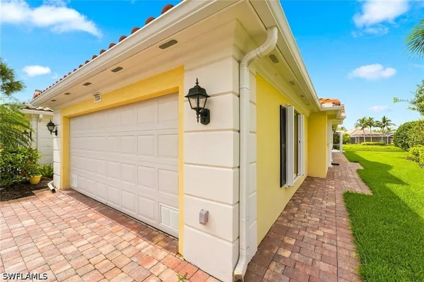 Property Slideshow image 2 of 50 | 7704 rozzini ln, Naples, FL, 34114