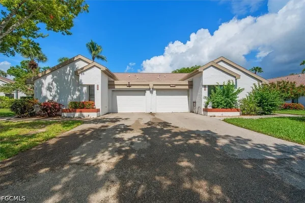 Property Slideshow image 3 of 31 | 1787 pine glade cir, Fort Myers, FL, 33907