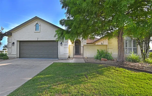 Property Slideshow image 2 of 38 | 10016 edmondson dr, Denton, TX, 76207