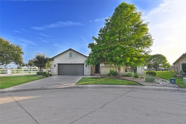 Property Slideshow image 3 of 38 | 10016 edmondson dr, Denton, TX, 76207