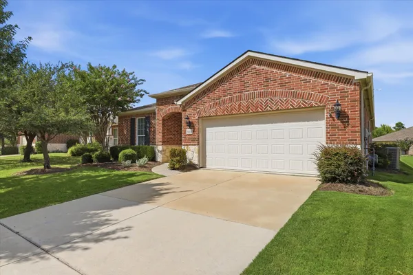 Property Slideshow image 2 of 36 | 7002 zurich ln, Frisco, TX, 75036