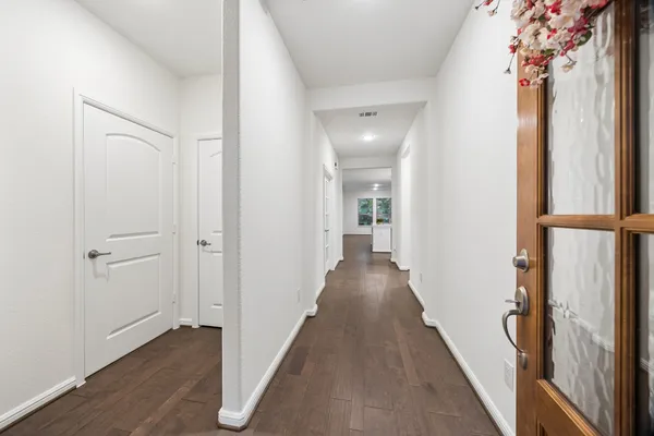 Property Slideshow image 3 of 24 | 126 wild wisteria ln, Montgomery, TX, 77316