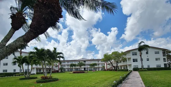 Property Slideshow image 2 of 33 | 285 fanshaw g 285 g, Boca Raton, FL, 33434