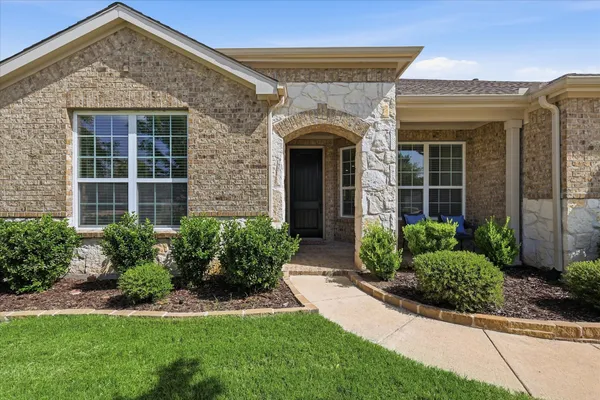 Property Slideshow image 2 of 40 | 2554 luna vista ln, Frisco, TX, 75036