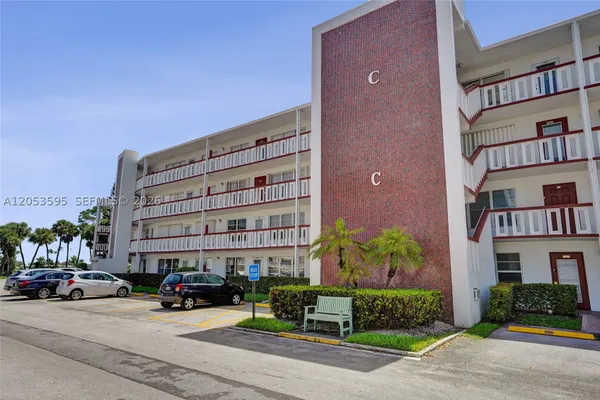 Property Slideshow image 2 of 53 | 208 greenbrier c 208, West Palm Beach, FL, 33417