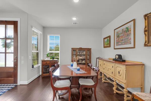Property Slideshow image 3 of 49 | 118 wild wisteria ln, Montgomery, TX, 77316