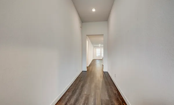 Property Slideshow image 3 of 25 | 111 e silky sephora ct, Montgomery, TX, 77316
