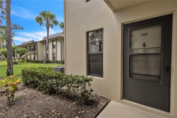 Property Slideshow image 2 of 35 | 44 plantation dr 101, Vero Beach, FL, 32966