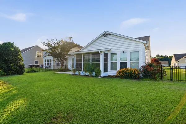 Property Slideshow image 2 of 58 | 2513 greenbank dr, Myrtle Beach, SC, 29579