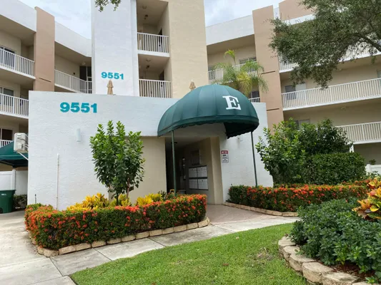 Property Slideshow image 2 of 3 | 9551 weldon cir e212, Tamarac, FL, 33321