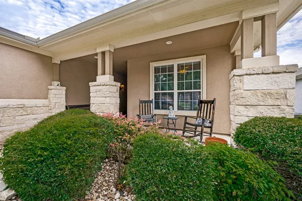 Property Slideshow image 3 of 22 | 122 prairie creek trl, Georgetown, TX, 78633