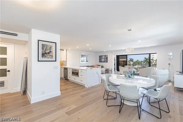 Property Slideshow image 2 of 31 | 2880 gulf shore blvd 509, Naples, FL, 34103