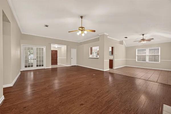 Property Slideshow image 2 of 37 | 2743 n larkspur cir, Pearland, TX, 77584