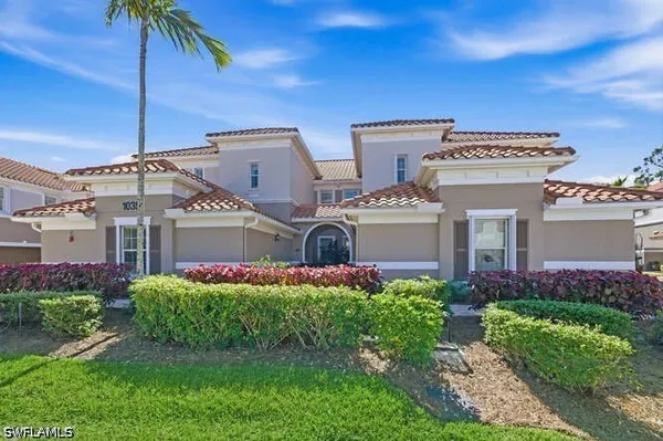 Property Slideshow image 2 of 47 | 10351 glastonbury cir 202, Fort Myers, FL, 33913