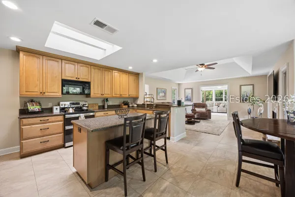 Property Slideshow image 3 of 44 | 6 horseman ln, Hilton Head Island, SC, 29926