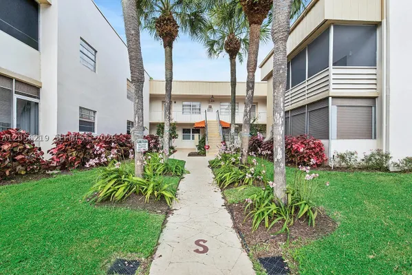 Property Slideshow image 2 of 19 | 899 s normandy 899, Delray Beach, FL, 33484