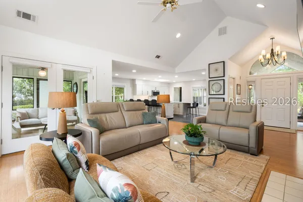 Property Slideshow image 3 of 51 | 9 wild holly ct, Hilton Head Island, SC, 29926