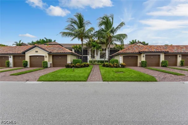 Property Slideshow image 2 of 39 | 28031 bridgetown ct 5424, Bonita Springs, FL, 34135