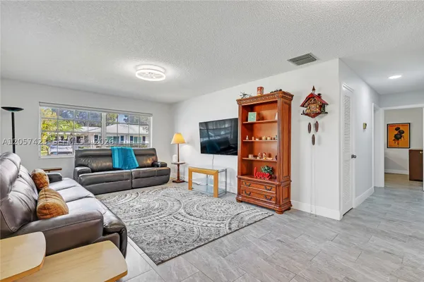 Property Slideshow image 2 of 33 | 10115 44th way 409, Boynton Beach, FL, 33436