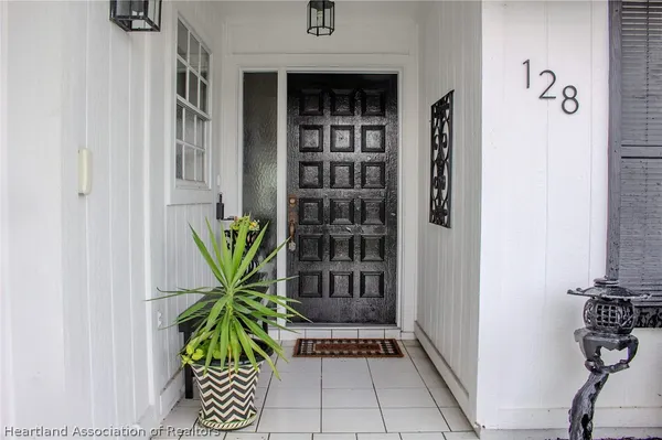 Property Slideshow image 2 of 29 | 128 crestview ct, Lake Placid, FL, 33852