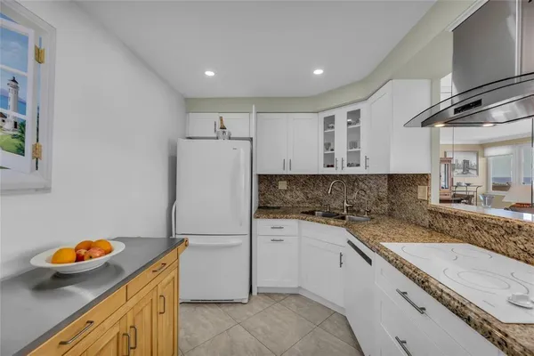 Property Slideshow image 2 of 25 | 3233 ne 34th st 1112a, Fort Lauderdale, FL, 33308