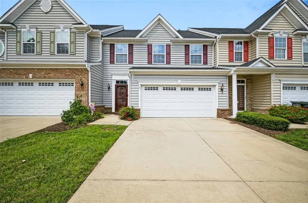 Property Slideshow image 2 of 41 | 202 boltons mill pkwy 16b, Williamsburg, VA, 23185