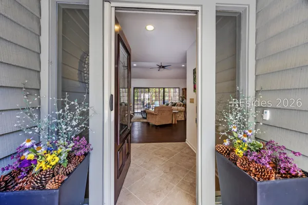 Property Slideshow image 2 of 88 | 9 water thrush pl, Hilton Head Island, SC, 29926
