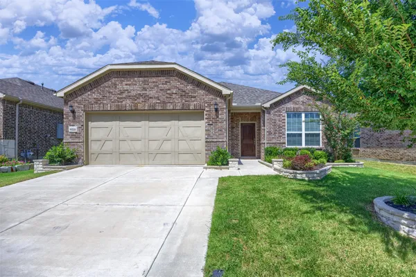 Property Slideshow image 3 of 39 | 9221 refuge way, Mckinney, TX, 75071