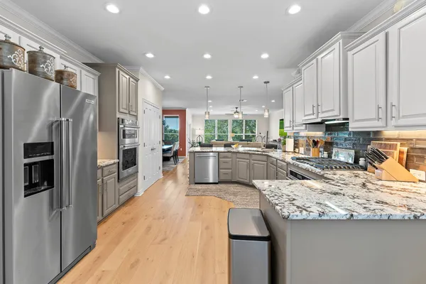 Property Slideshow image 3 of 40 | 316 yellow rose trl, Georgetown, TX, 78633
