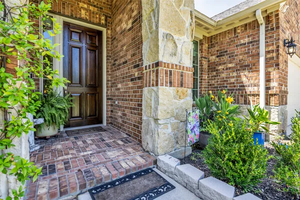 Property Slideshow image 2 of 38 | 6032 calypso ct, Conroe, TX, 77304