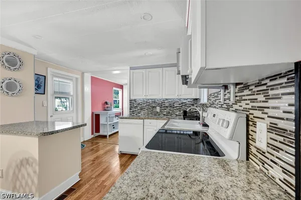 Property Slideshow image 3 of 25 | 522 menton ln, Naples, FL, 34112