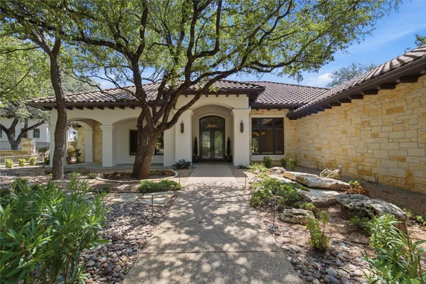 Property Slideshow image 2 of 32 | 300 stardust ln, Georgetown, TX, 78633